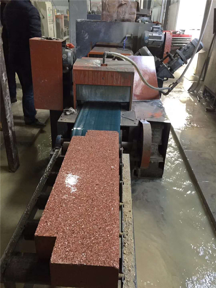 ��ʯ��·��ʯ